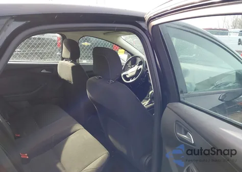 2018 Ford Focus Se z USA, uszkodzony, nr VIN 1FADP3F28JL203666